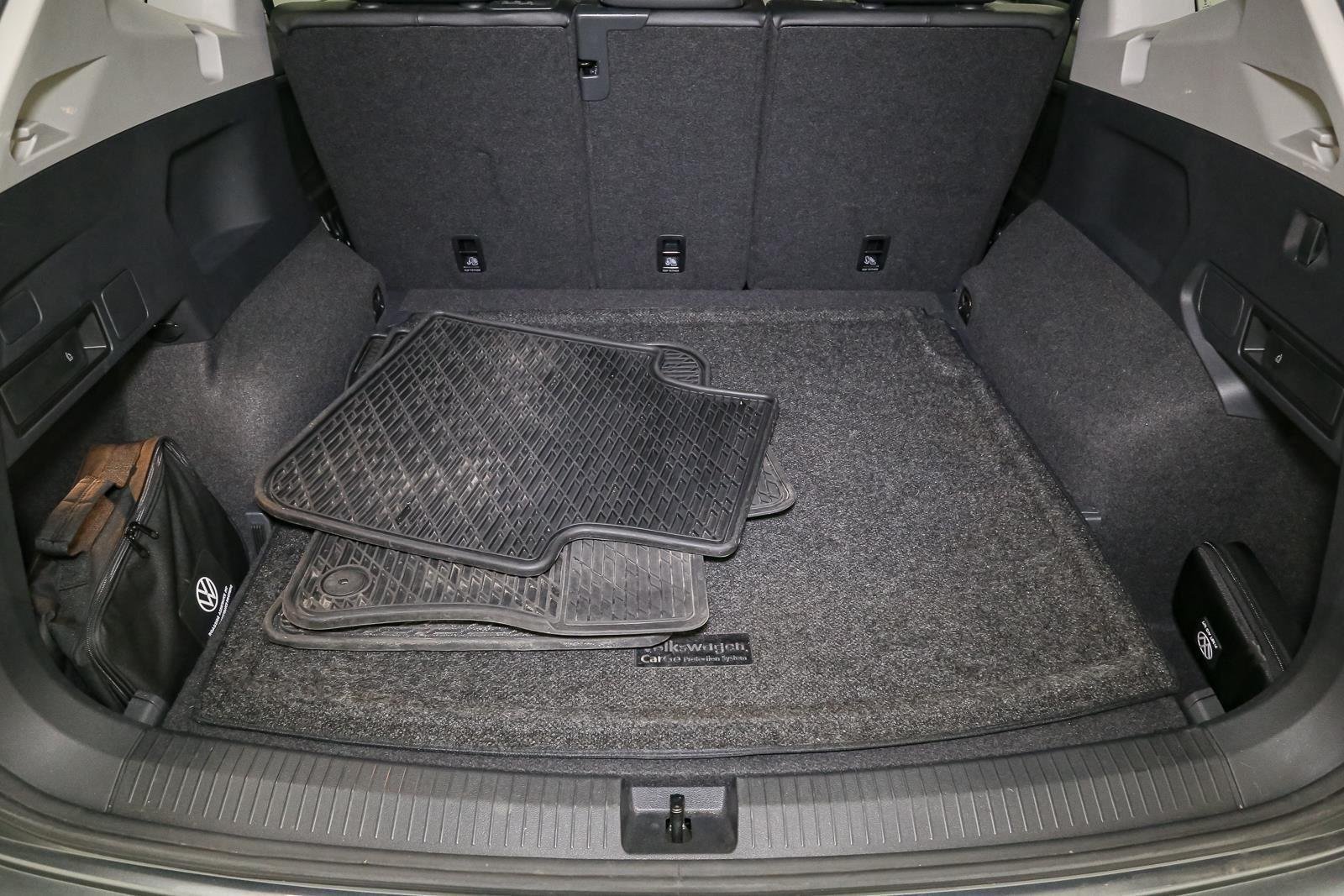 Used 2021 Platinum Gray Metallic Volkswagen SE image 14