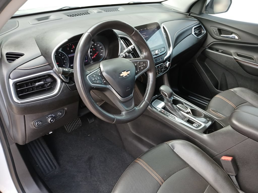 Certified Used 2022 Iridescent Pearl Tricoat Chevrolet Premier image 10