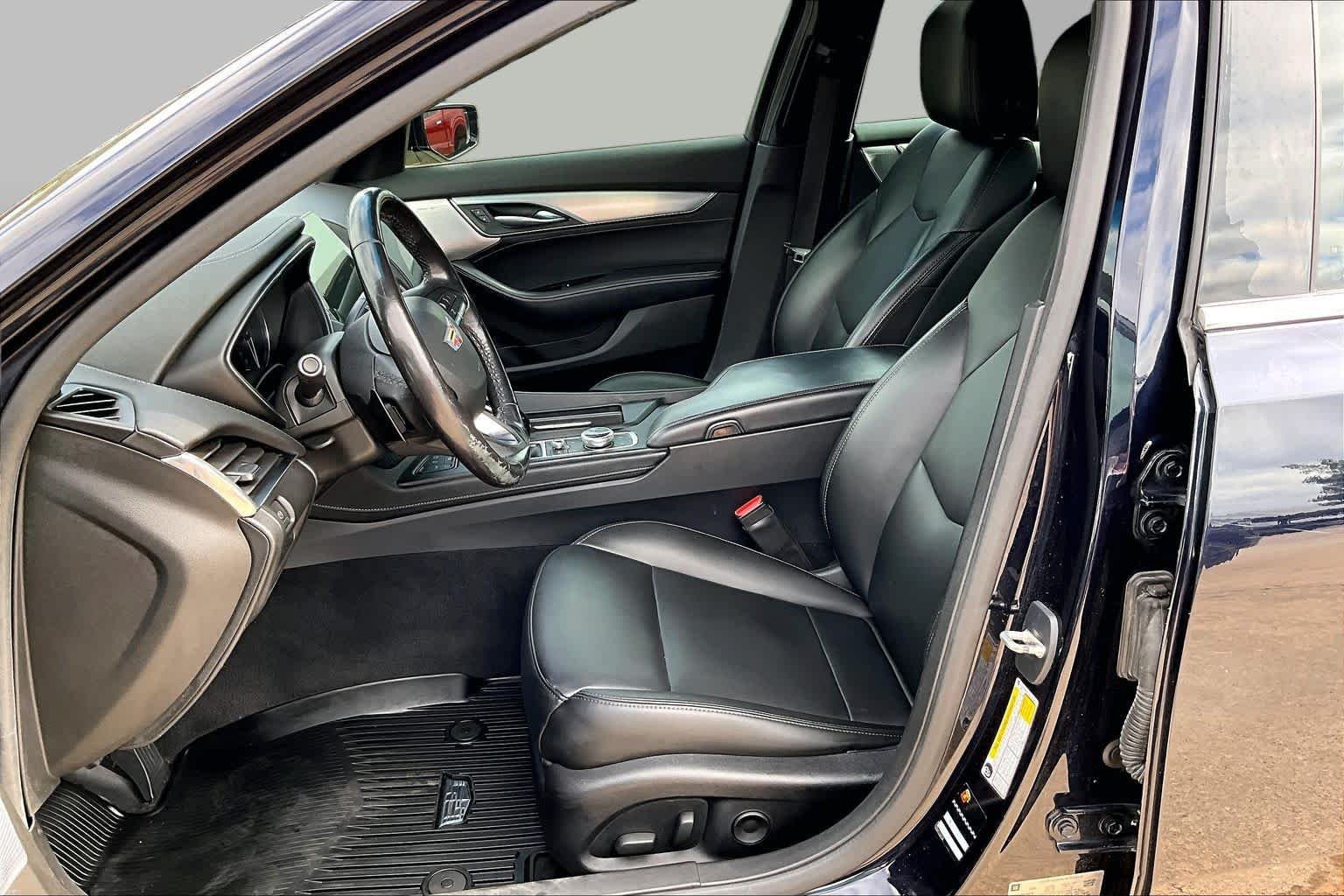 Used 2021 Dark Moon Blue Metallic Cadillac Luxury image 7