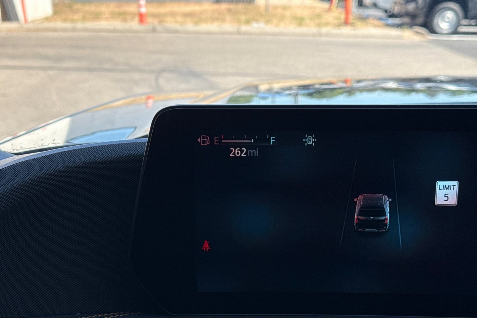 Used 2025  Ford Tremor image 30