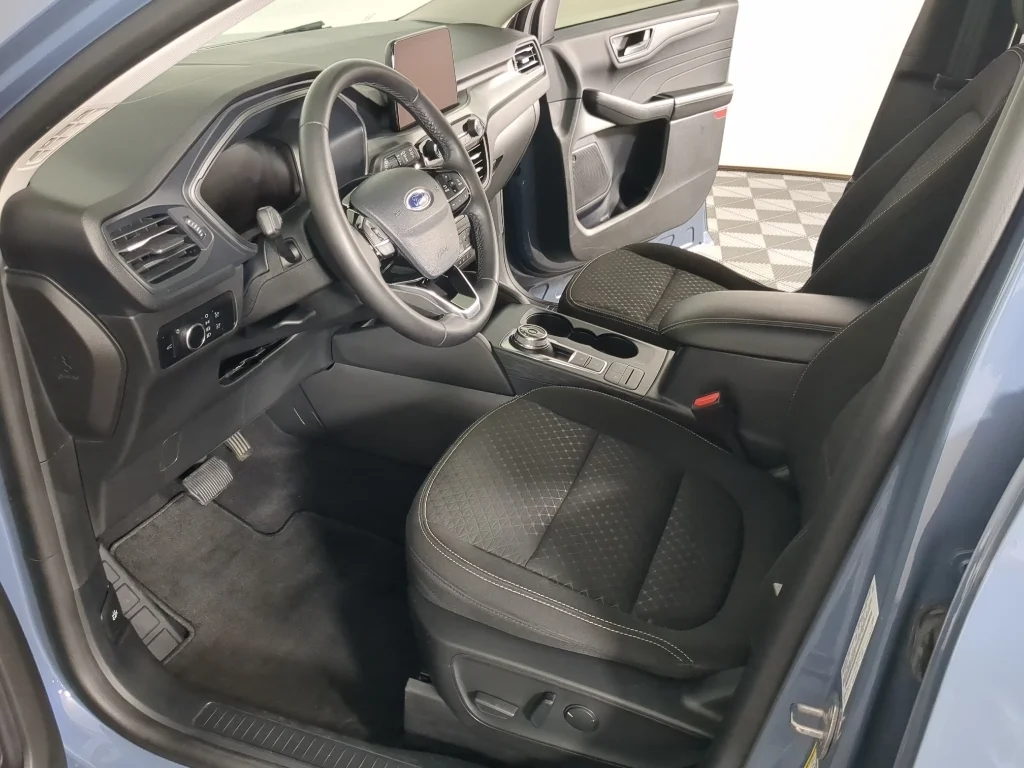 Used 2023 Blue Ford Active image 10