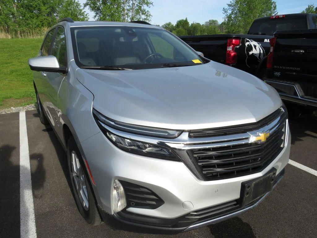 Used 2022 Silver Ice Metallic Chevrolet LT image 14
