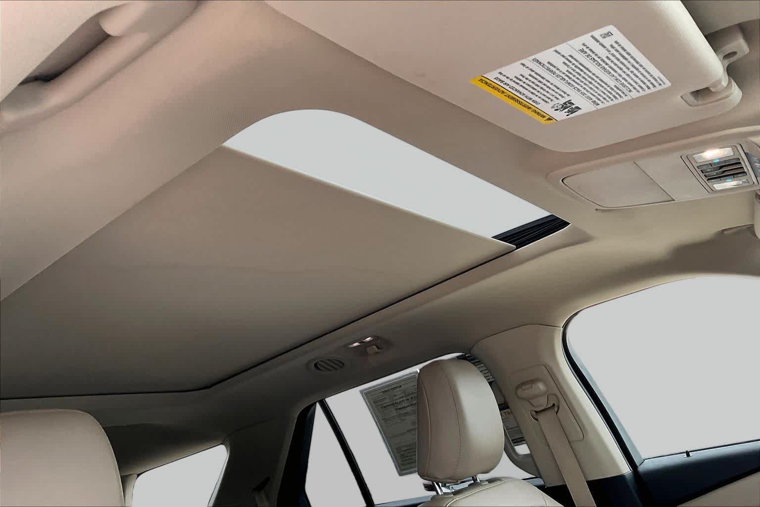Used 2020 Star White Metallic Tri-Coat Ford XLT image 14