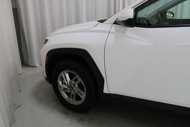 Used 2025 White Pearl Hyundai SE image 30