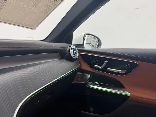 New 2027 White Mercedes-Benz GLC 300 image 36