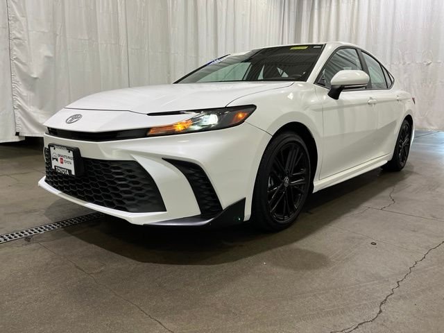 2025 Toyota Camry SE - Photo 24