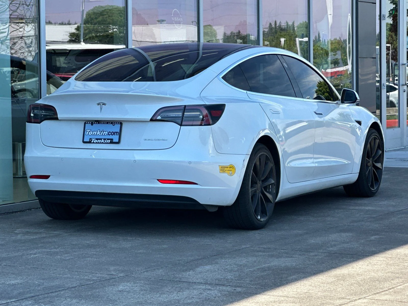 Used 2020 Pearl White Multi-Coat Tesla Long Range image 3