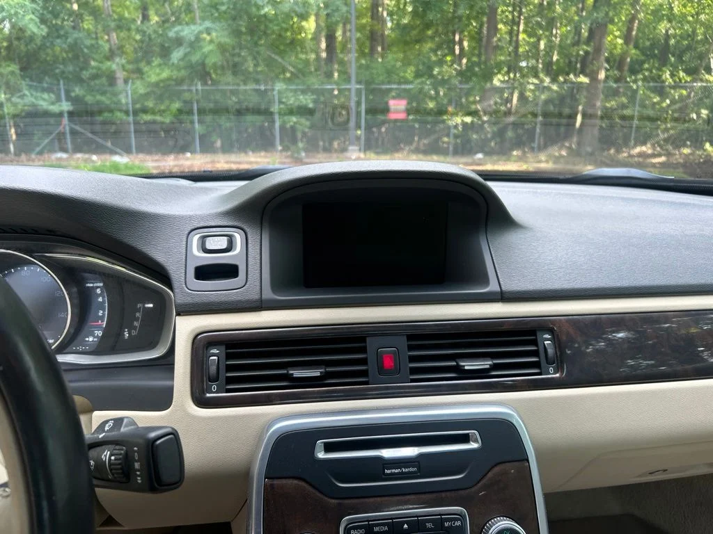Used 2015 Blue Volvo T6 Platinum image 18