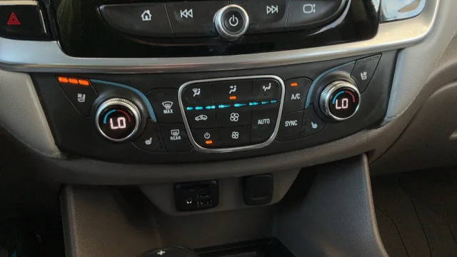 Used 2020 Silver Chevrolet Premier image 17