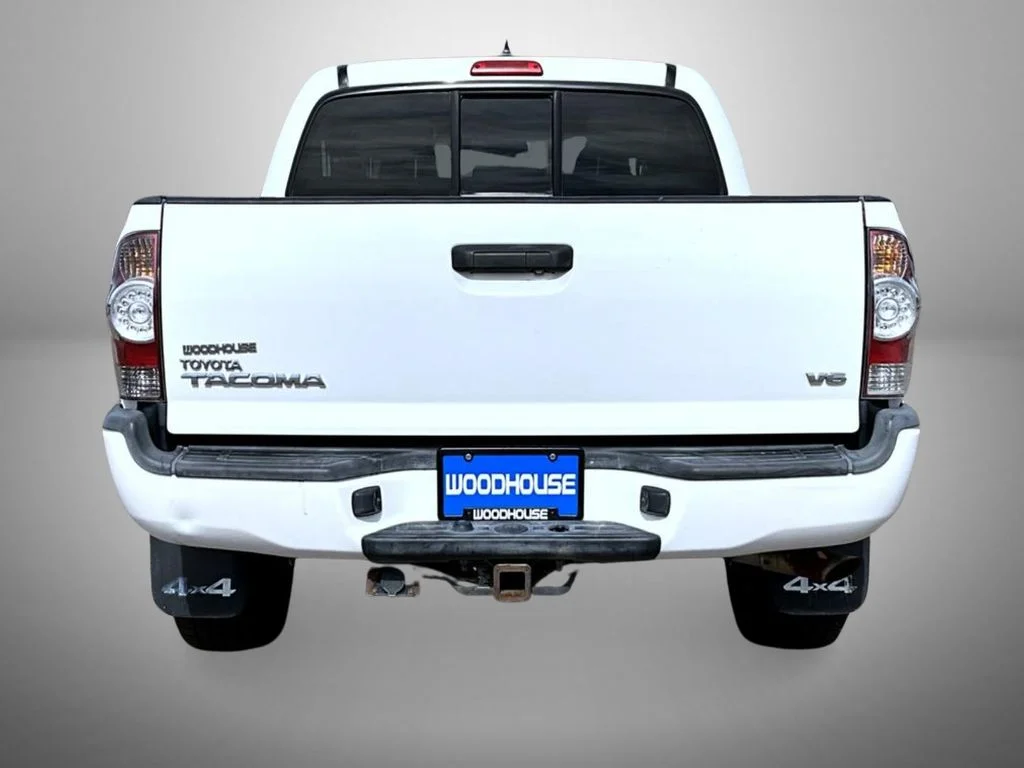 Used 2014 White Toyota Base image 6