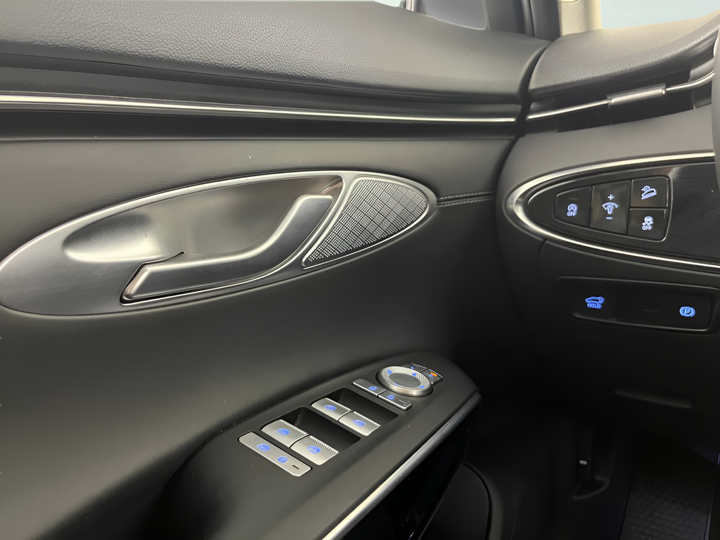 2025 GENESIS GV70 Standard - Photo 22