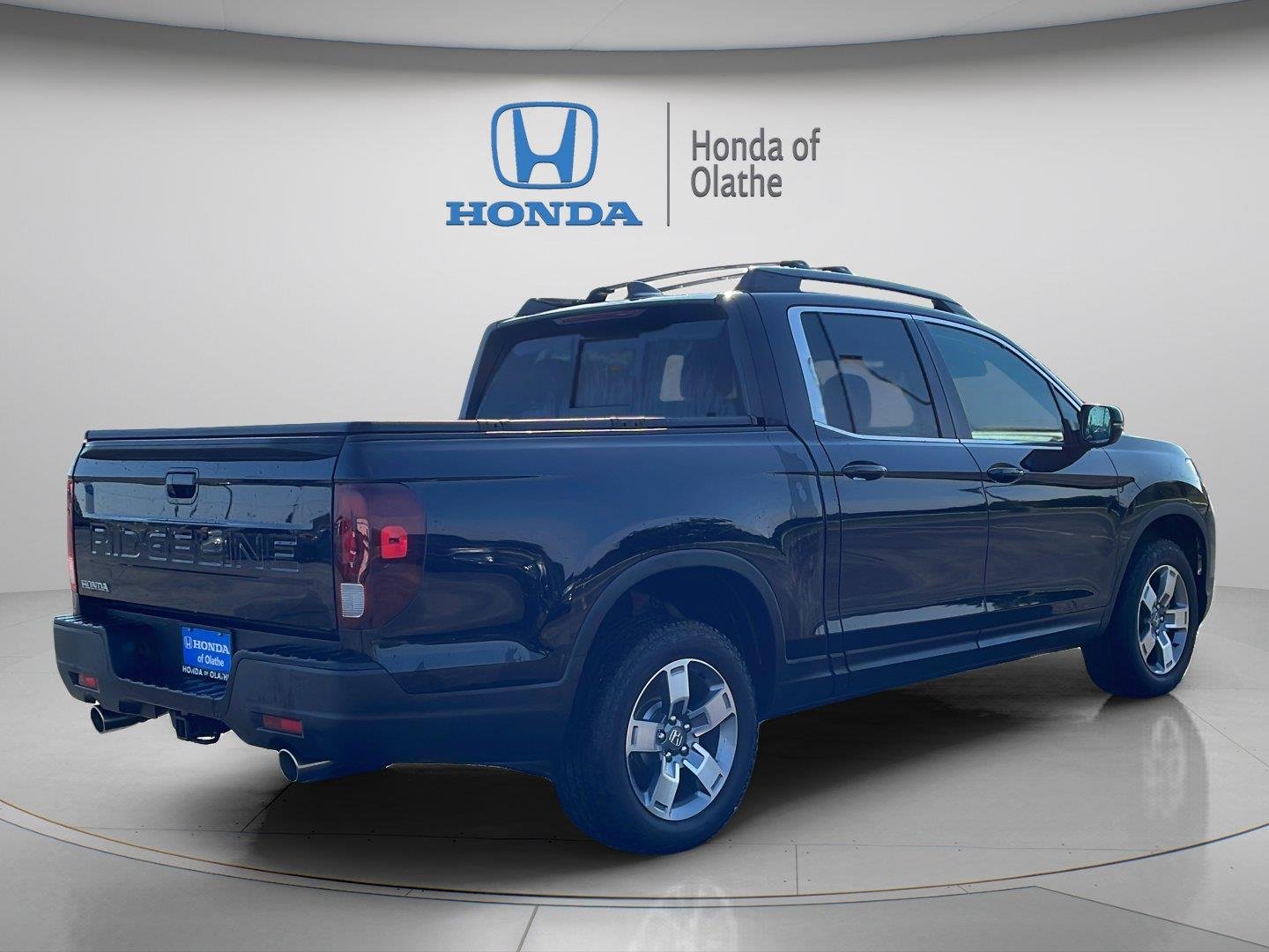 Certified Used 2026 Crystal Black Pearl Honda RTL image 3