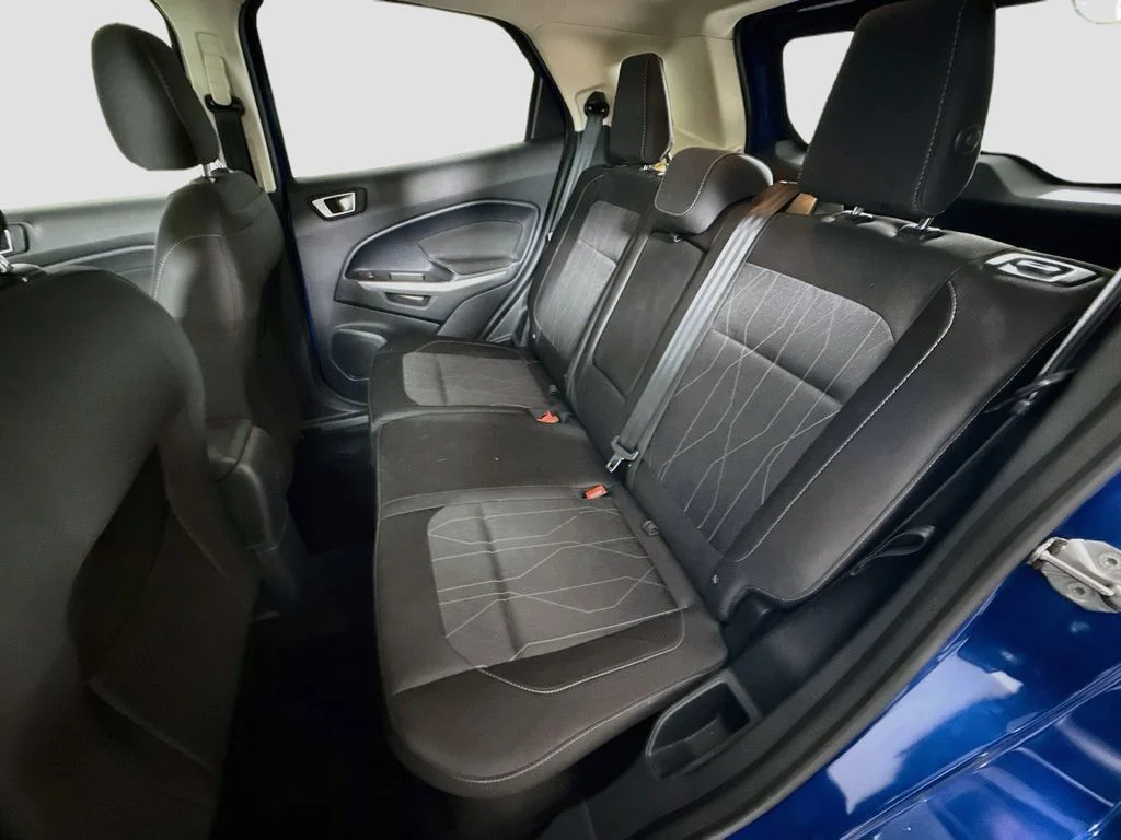 Used 2018 Blue Ford SE image 23