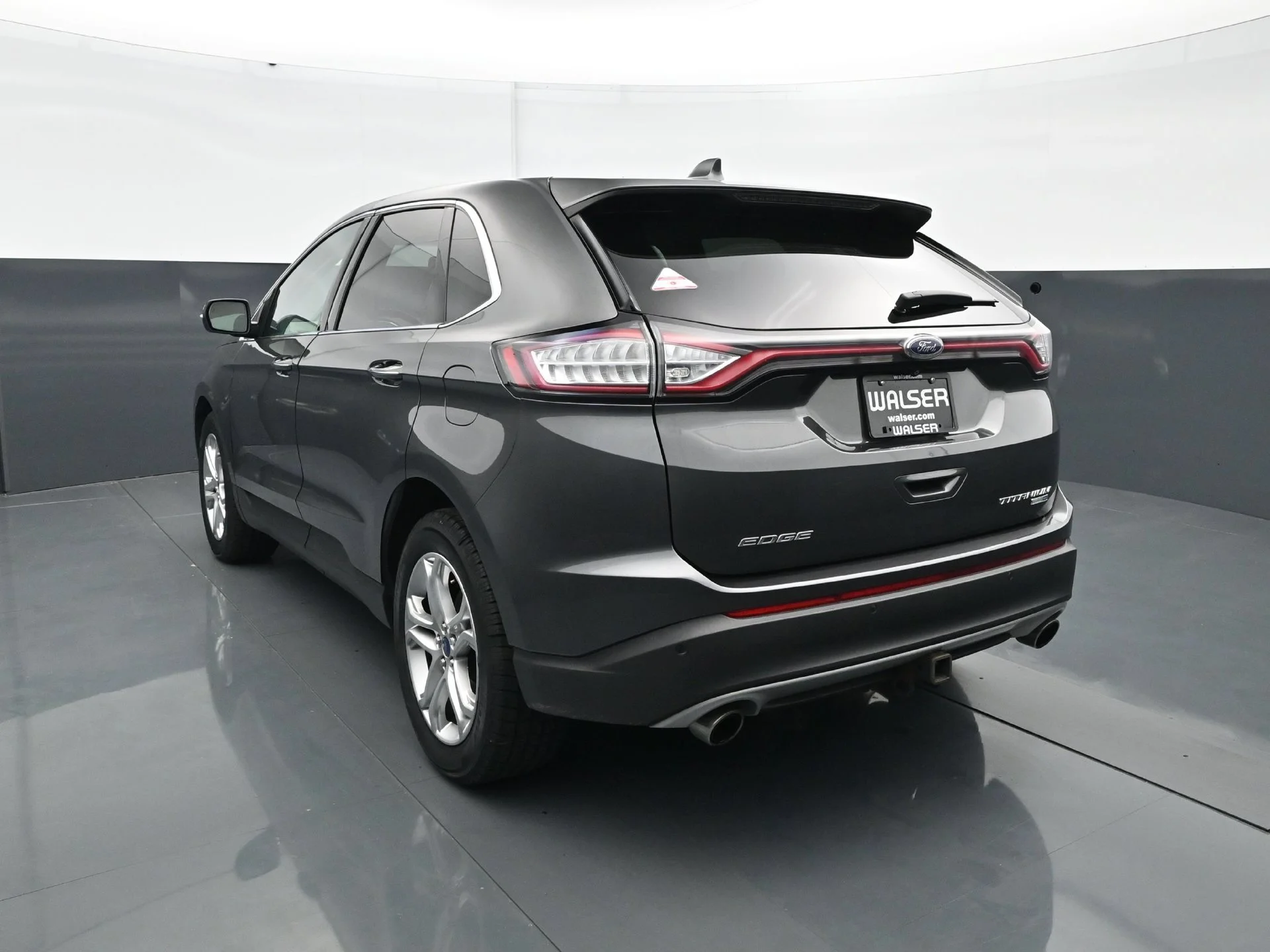Used 2015  Ford 4D WAGON TITANIUM AWD image 5