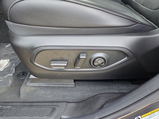New 2025 Baltic Gray Metallic Clear-Coat Exterior Paint Jeep Altitude X image 13