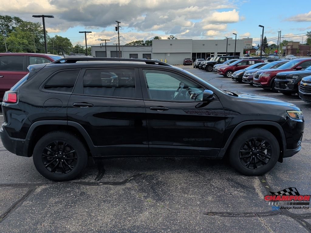 Used 2023 Black Jeep Altitude image 6
