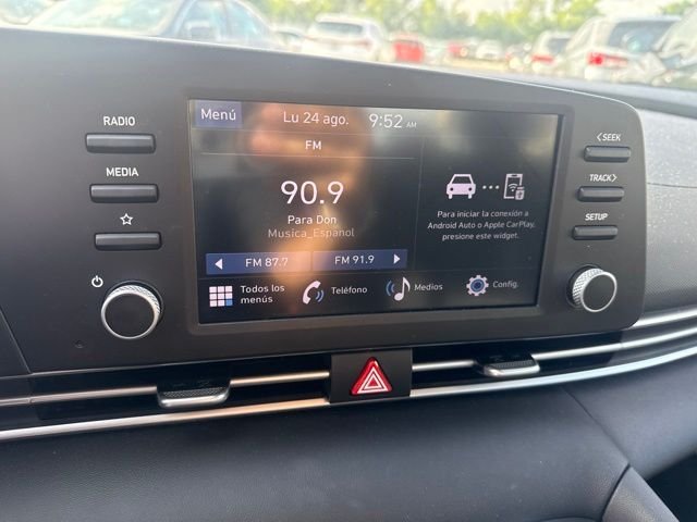 Used 2024 White Hyundai SE image 16
