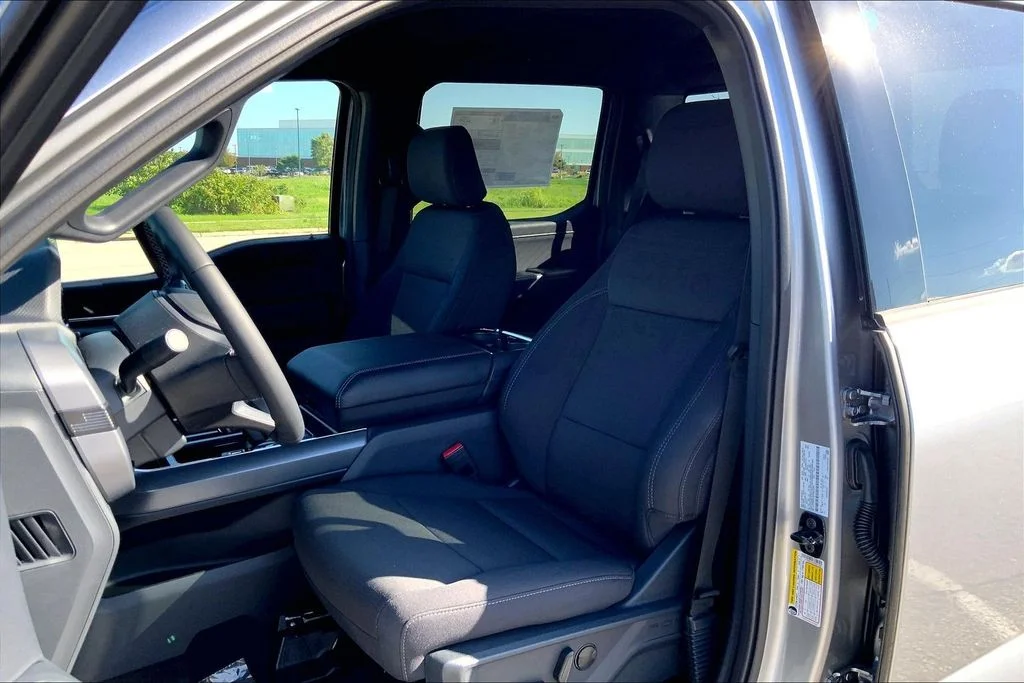 New 2026 Silver Ford XLT image 9