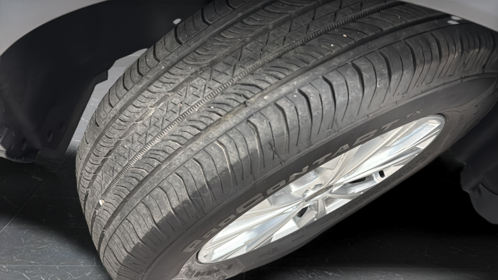 Used 2024 Agate Black Metallic Ford Active image 39
