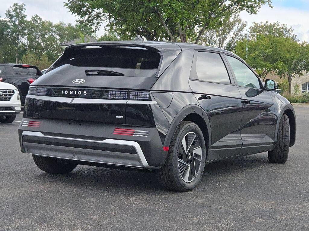 New 2027 Abyss Black Hyundai SE image 11