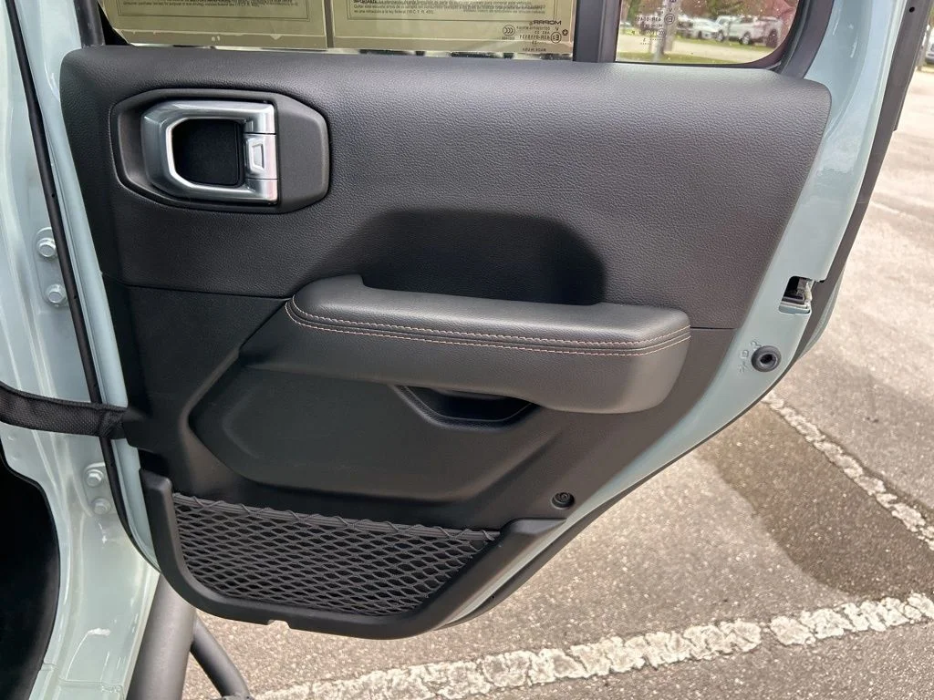 Certified Used 2023 Earl Clearcoat Jeep Rubicon 392 image 42