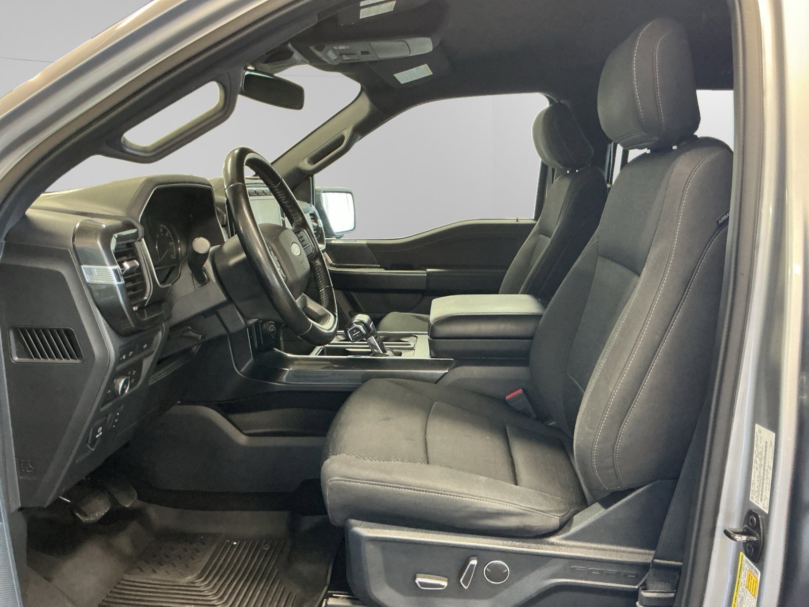 Used 2021 Iconic Silver Ford XLT image 9