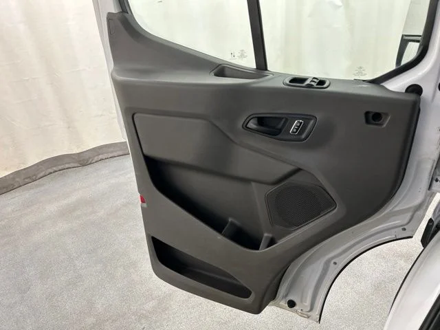Used 2024  Ford Base image 14