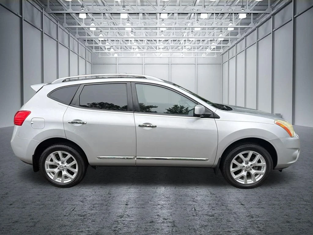 Used 2012 Silver Nissan SL image 6