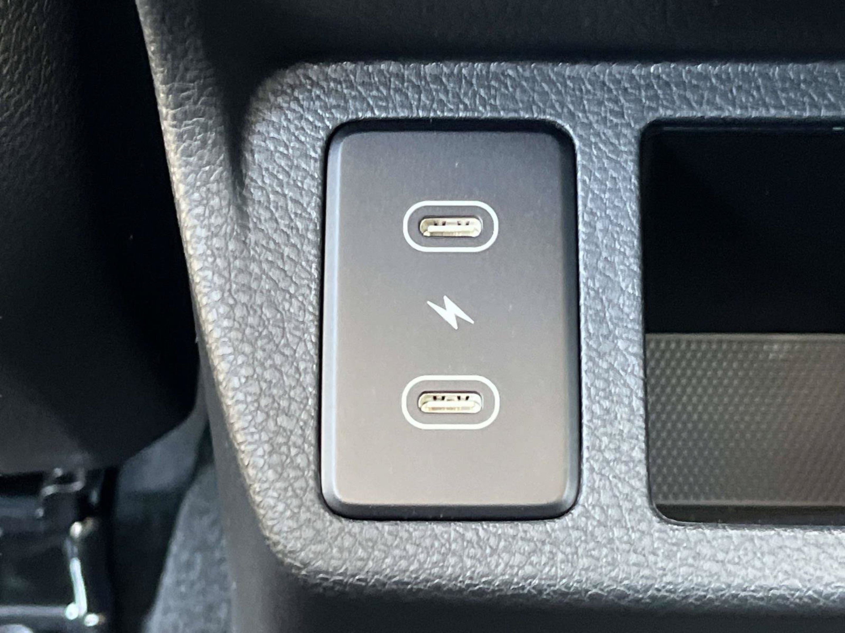 New 2026 Snow White Pearl Kia S image 14