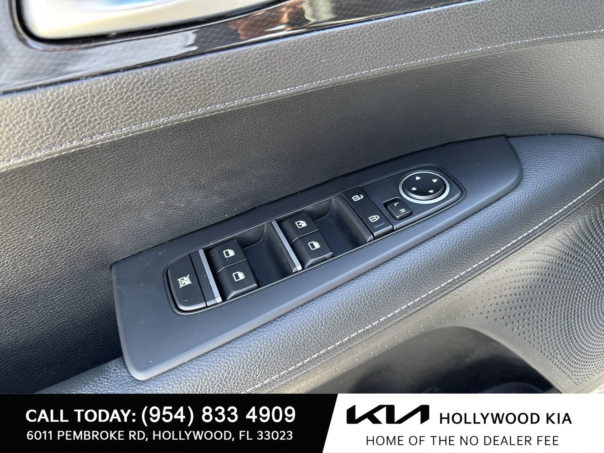 Used 2024 Snow White Pearl Kia GT-Line image 15