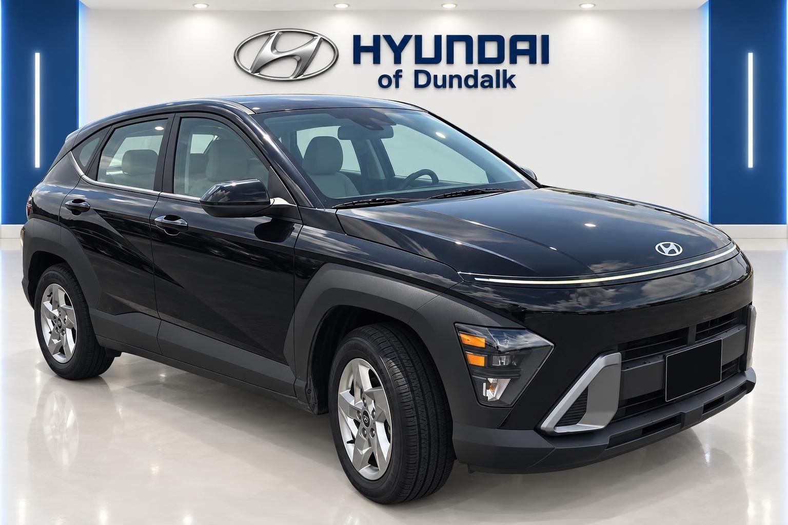 Used 2025 Black Hyundai SE image 3