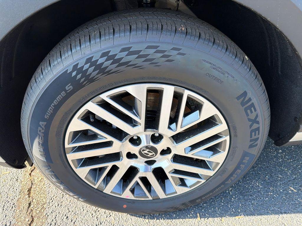 New 2026 White Hyundai SEL FWD image 11