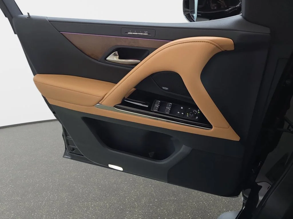 New 2026 Black Lexus 600 Luxury image 25