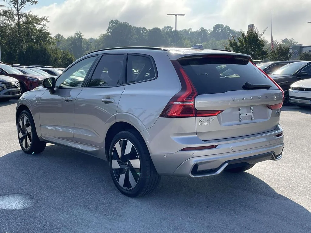 Used 2025 Bright Dusk Metallic Volvo Plus image 26
