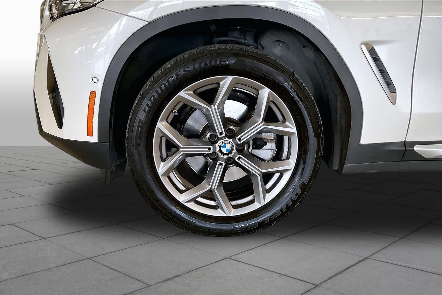 Used 2024 Mineral White Metallic BMW sDrive30i image 10