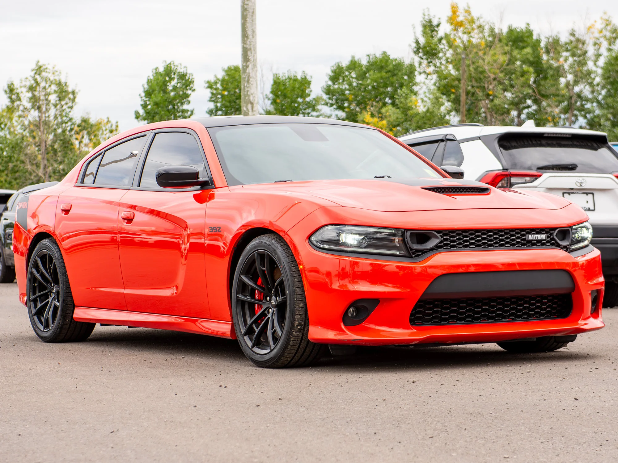 Used 2023 go mango Dodge Scat Pack 392* | 6.4L HEMI V8 | 485 HP | Brembo Brakes | Sunroof | image 7