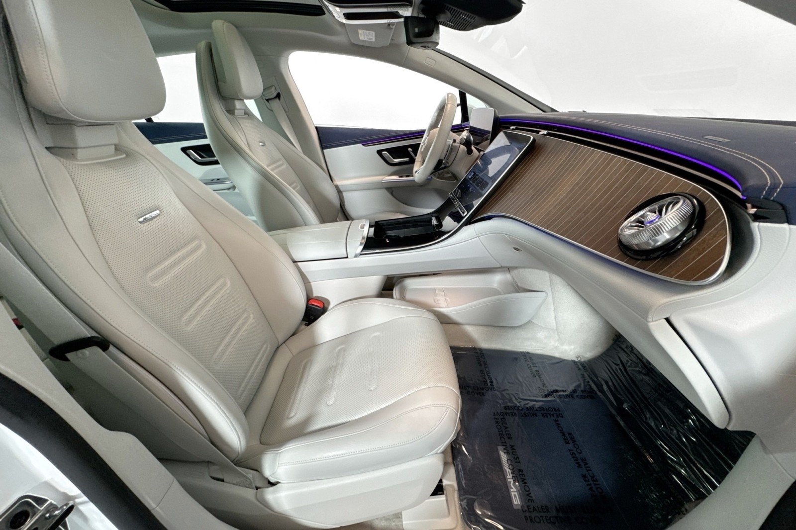 Certified Used 2023 MANUFAKTUR Moonlight White Metallic Mercedes-Benz AMG® EQE 4MATIC+ Sedan image 27