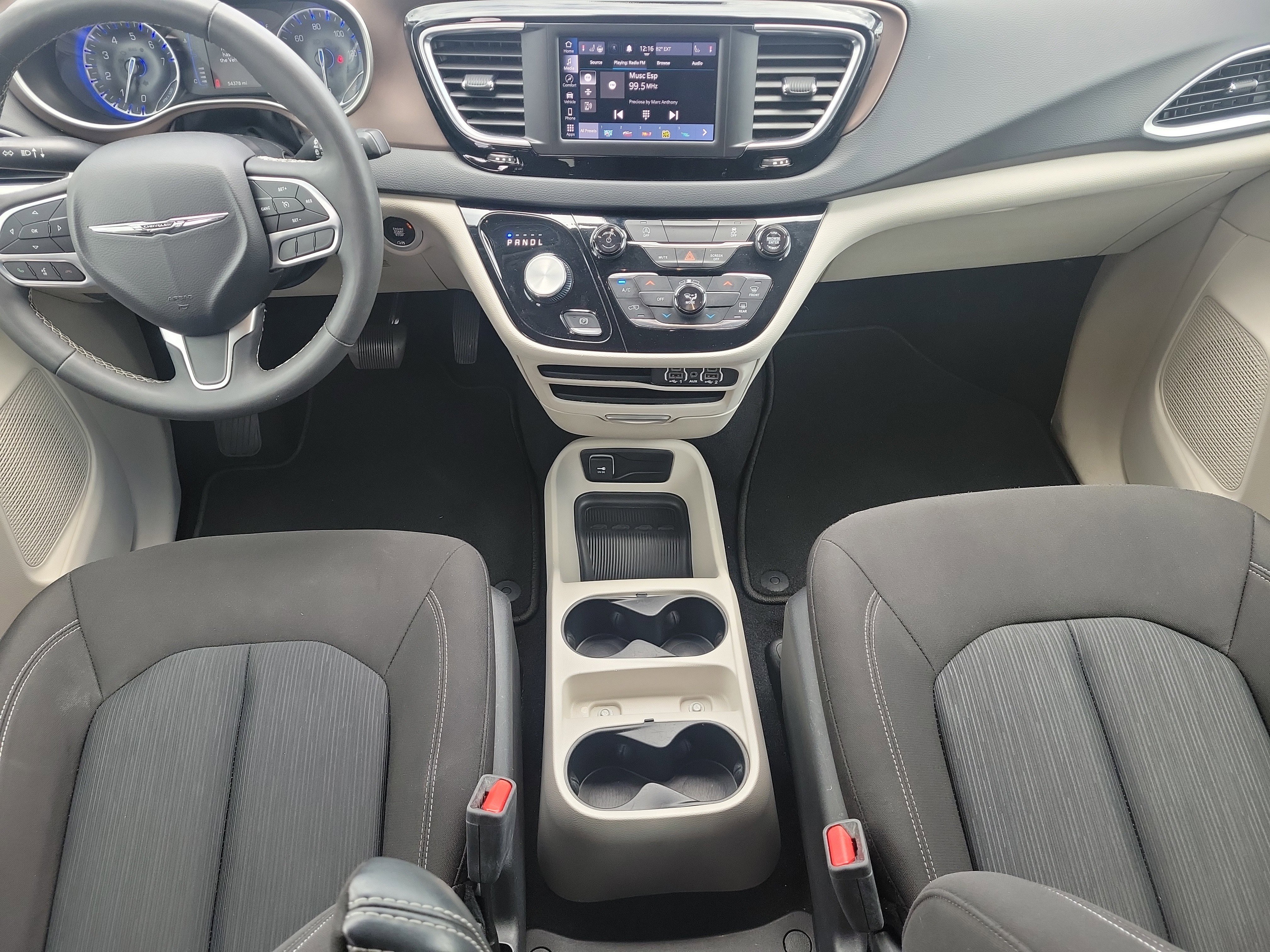 Used 2023 Bright White Clearcoat Chrysler LX image 15