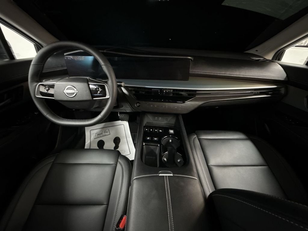 Used 2025 White Pearl Nissan SL image 21
