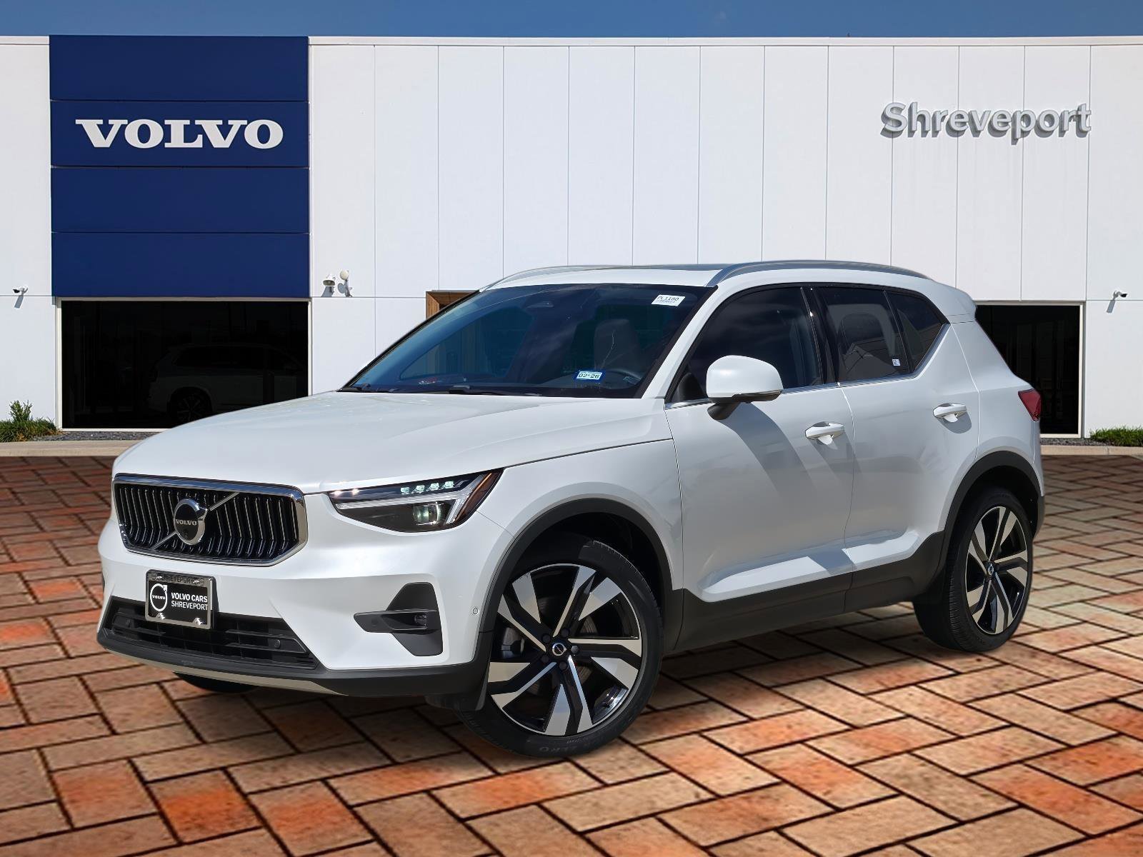 Used 2023 Crystal White Volvo Ultimate Bright Theme image 1