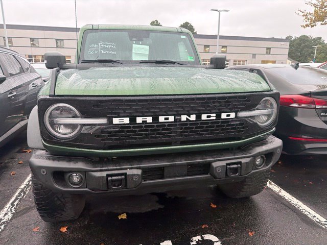 Used 2023 Eruption Green Metallic Ford Wildtrak image 3