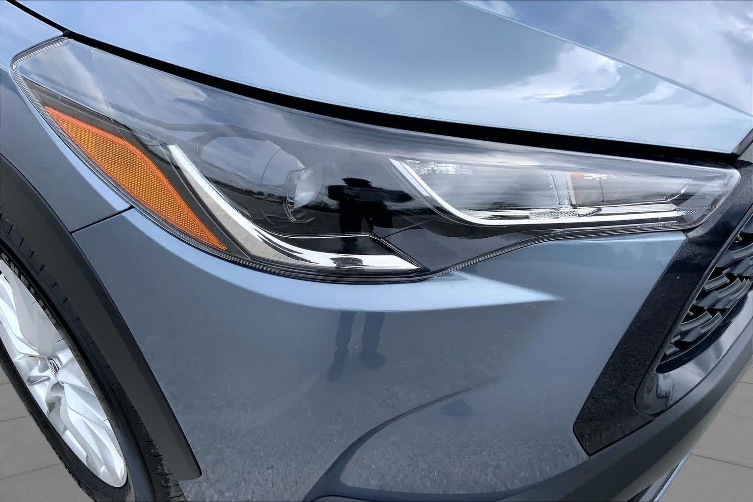 Used 2025 Celestite Toyota LE image 27