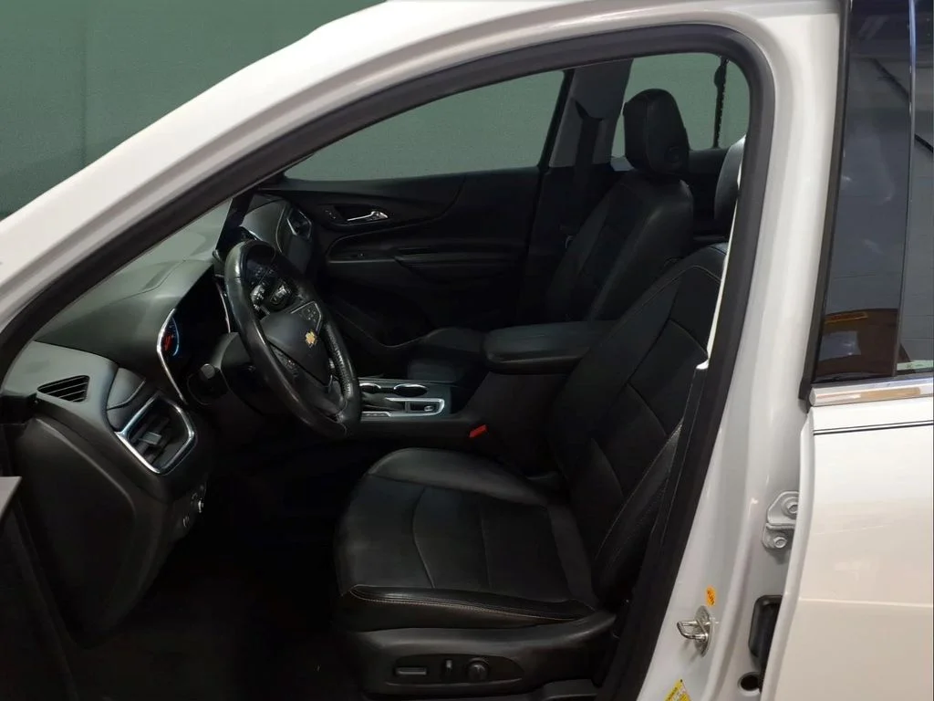 Certified Used 2020 Iridescent Pearl Tricoat Chevrolet Premier image 20