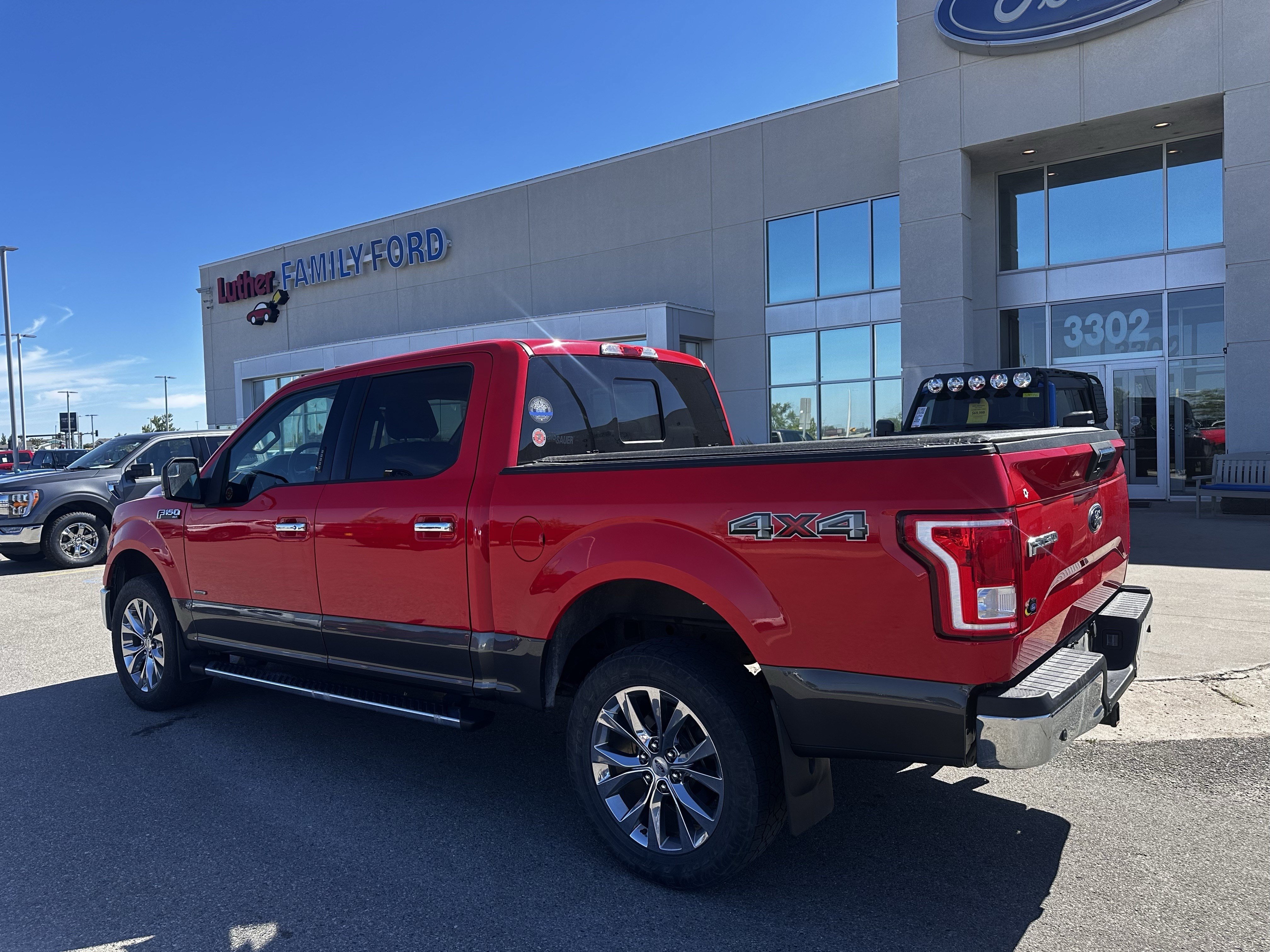 Used 2017 Race Red Ford XLT image 3