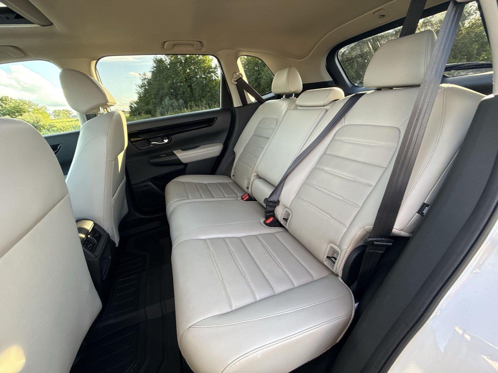 Used 2023 Platinum White Pearl Honda EX-L image 17