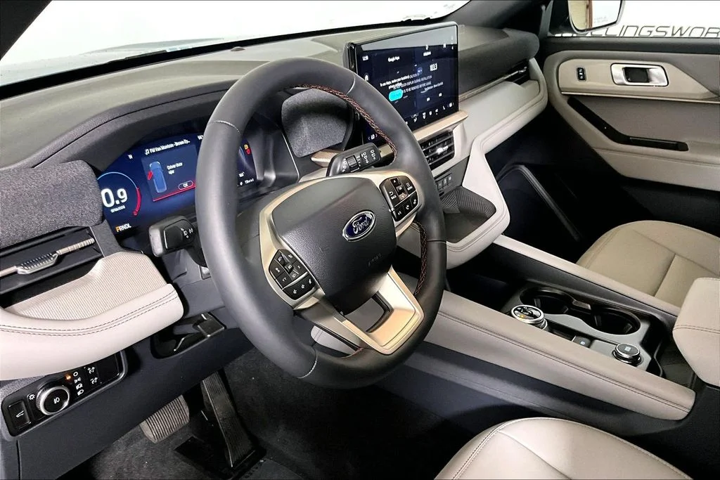 New 2027 Vapor Blue Metallic Ford Active image 6