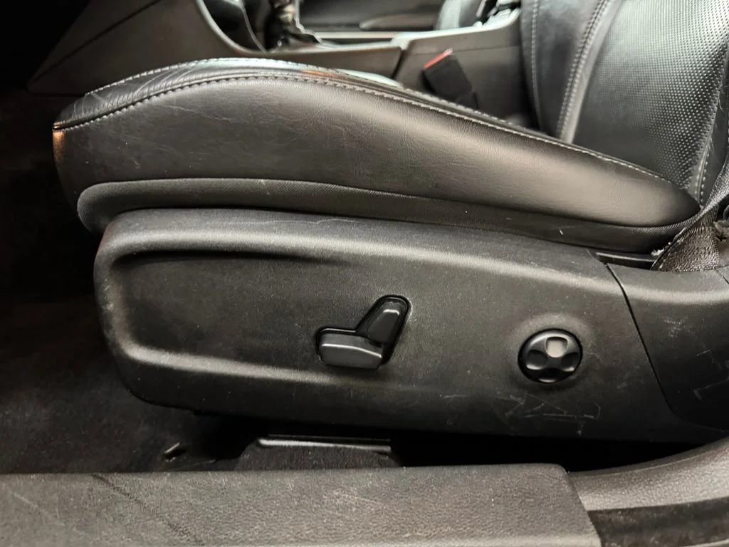 Used 2021 Gray Dodge SXT image 13