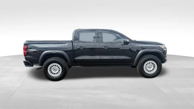 Used 2025 Black Chevrolet Trail Boss image 10