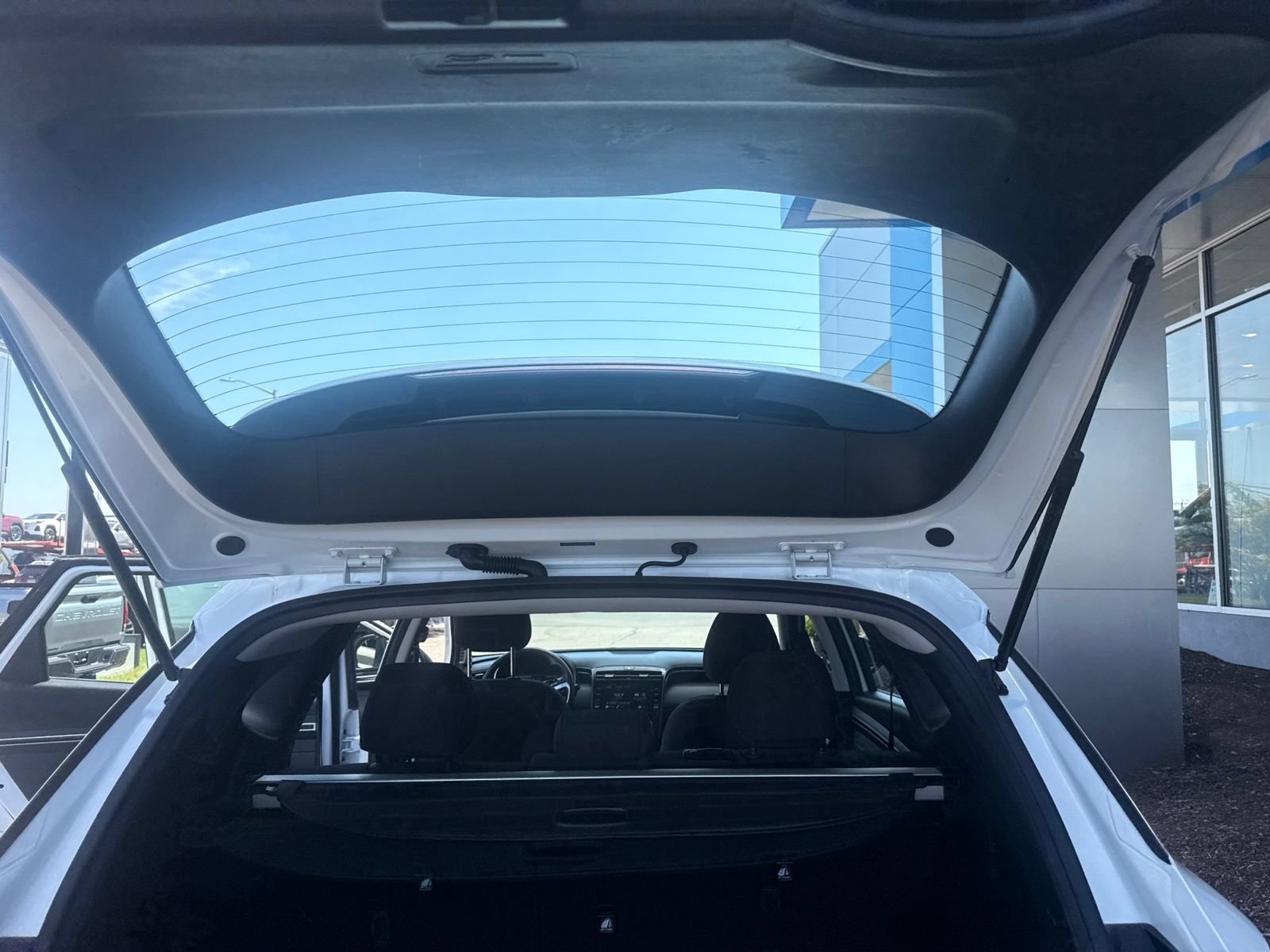 Used 2022 Quartz White [white] Hyundai SE image 24
