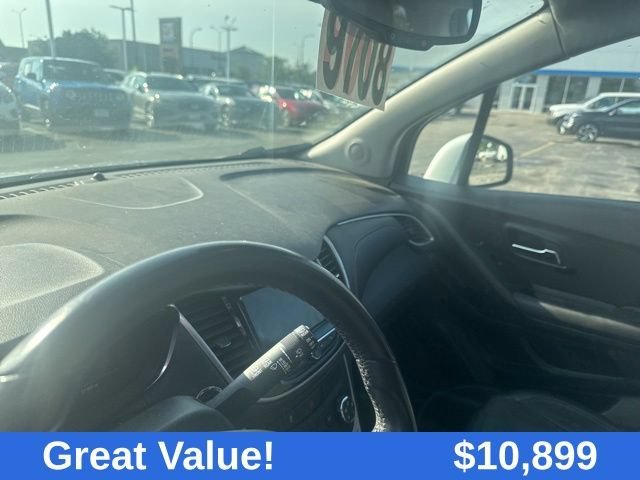 Used 2018 SILVER ICE METALLIC Chevrolet LT image 35